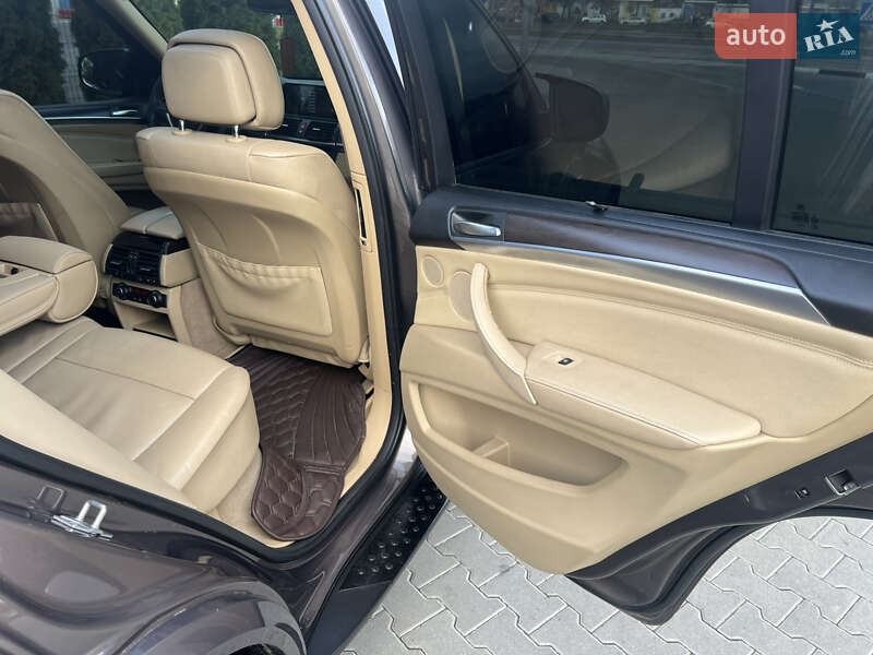 Позашляховик / Кросовер BMW X5 2011 в Києві