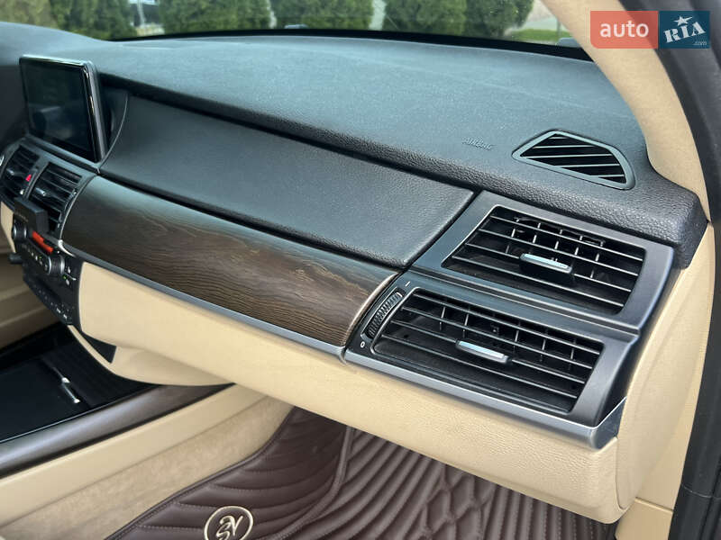 Позашляховик / Кросовер BMW X5 2011 в Києві