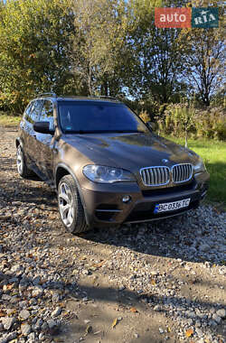 Внедорожник / Кроссовер BMW X5 2010 в Новояворовске