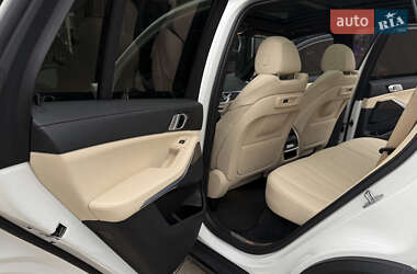 Внедорожник / Кроссовер BMW X5 2019 в 