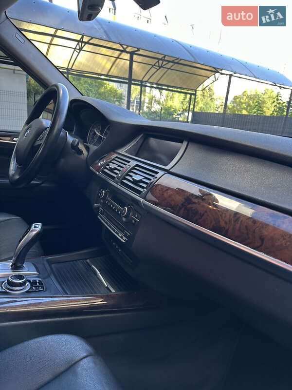 Позашляховик / Кросовер BMW X5 2010 в Житомирі фото 13 Позашляховик / Кросовер BMW X5 2010 в Житомирі