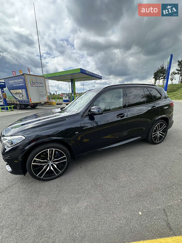 Внедорожник / Кроссовер BMW X5 2019 в Сарнах