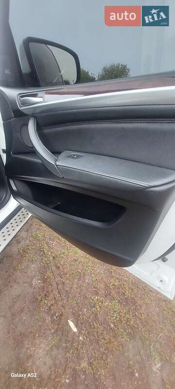 Внедорожник / Кроссовер BMW X5 2012 в Першотравенске