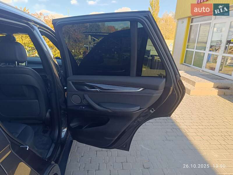 Внедорожник / Кроссовер BMW X5 2017 в Городке