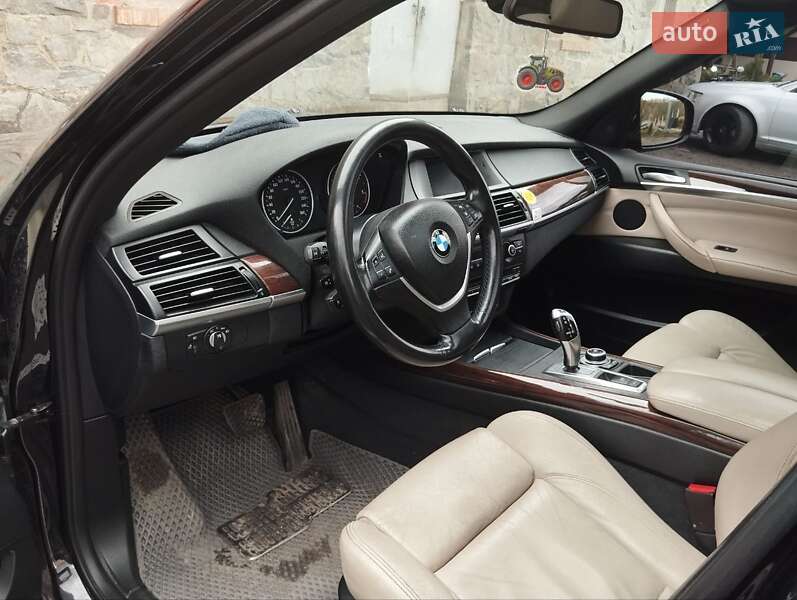 Внедорожник / Кроссовер BMW X5 2010 в Брацлаве