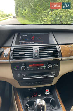 Внедорожник / Кроссовер BMW X5 2010 в 