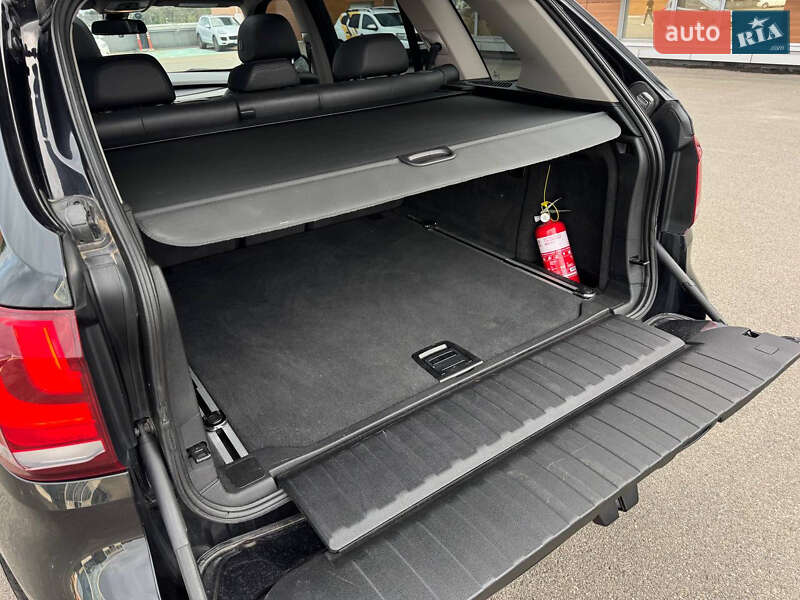 Позашляховик / Кросовер BMW X5 2015 в Луцьку