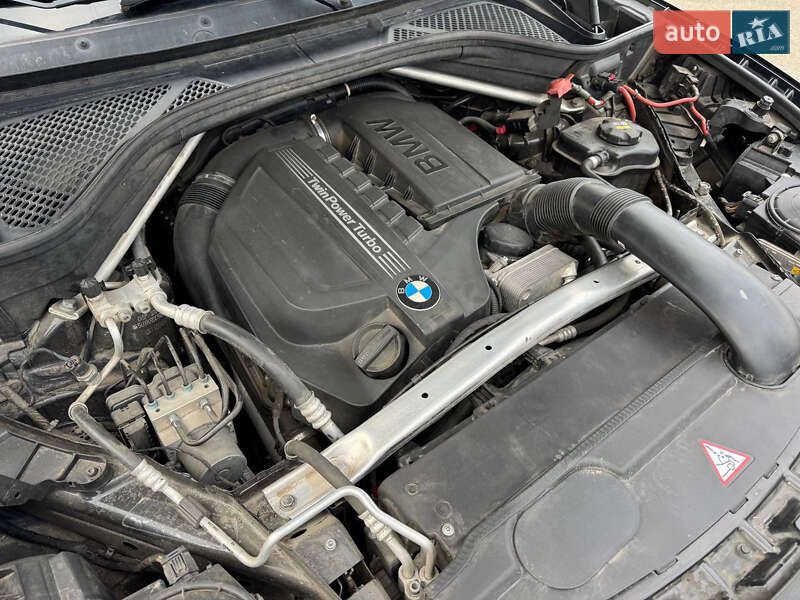 Позашляховик / Кросовер BMW X5 2015 в Луцьку