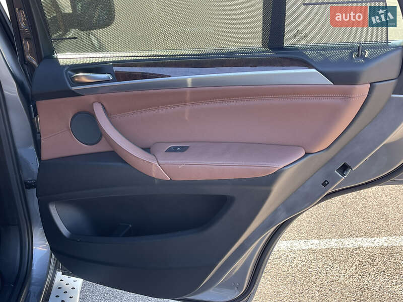 Позашляховик / Кросовер BMW X5 2012 в Рівному