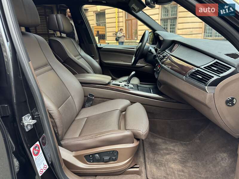 Внедорожник / Кроссовер BMW X5 2011 в Черновцах