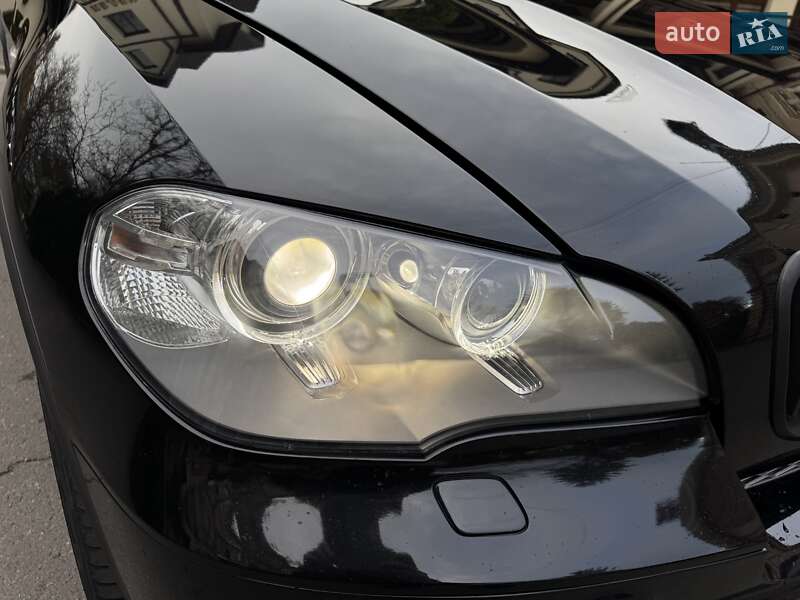 Внедорожник / Кроссовер BMW X5 2011 в Черновцах