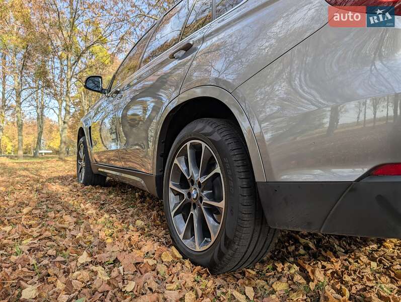 Позашляховик / Кросовер BMW X5 2017 в Луцьку