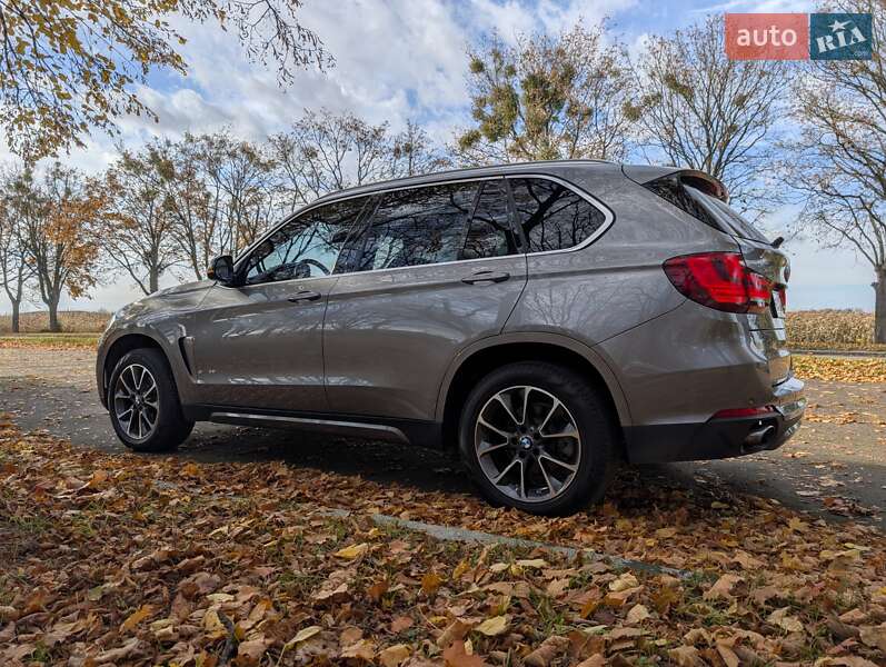 Позашляховик / Кросовер BMW X5 2017 в Луцьку