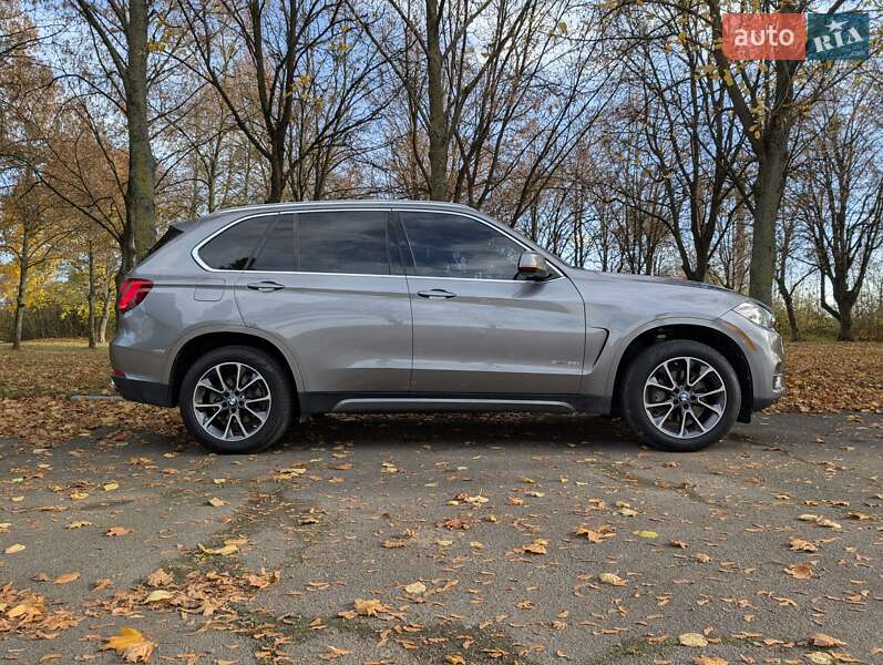 Позашляховик / Кросовер BMW X5 2017 в Луцьку