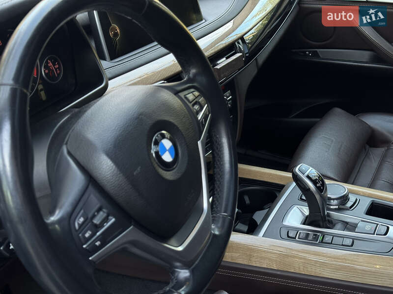Внедорожник / Кроссовер BMW X5 2015 в Дрогобыче