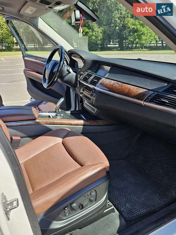 Внедорожник / Кроссовер BMW X5 2010 в Киеве