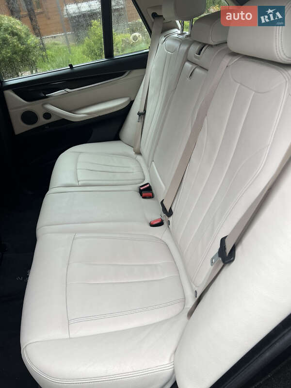 Внедорожник / Кроссовер BMW X5 2015 в Косове