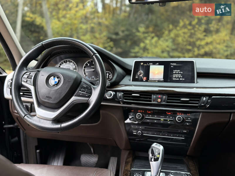 Внедорожник / Кроссовер BMW X5 2015 в Дрогобыче