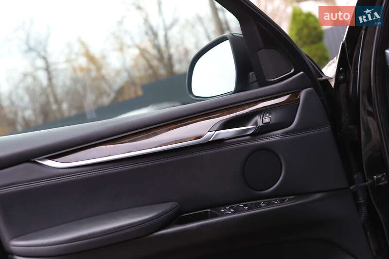 Внедорожник / Кроссовер BMW X5 2016 в Дрогобыче