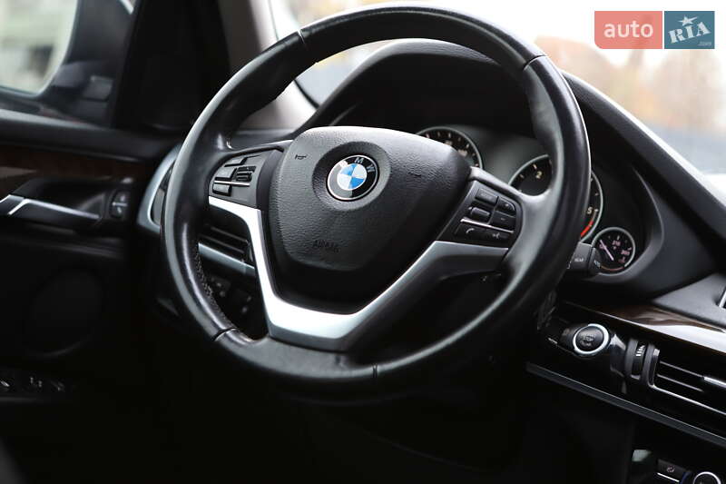 Внедорожник / Кроссовер BMW X5 2016 в Дрогобыче