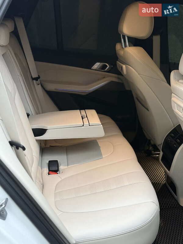 Внедорожник / Кроссовер BMW X5 2022 в Ивано-Франковске