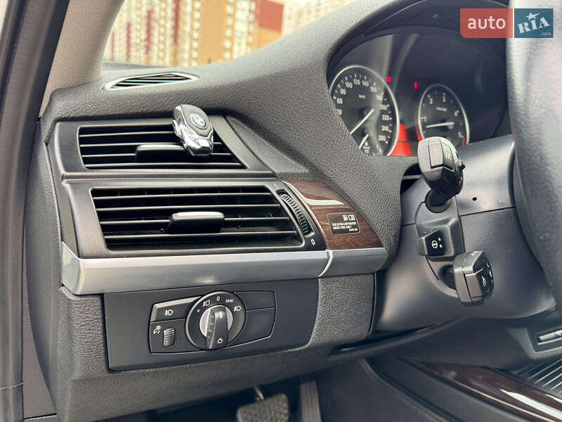 Внедорожник / Кроссовер BMW X5 2013 в Киеве