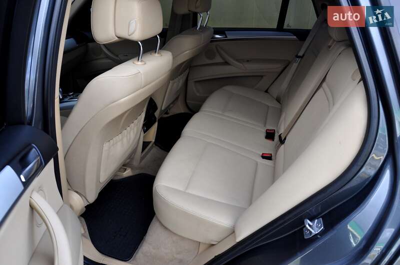 Внедорожник / Кроссовер BMW X5 2013 в Львове