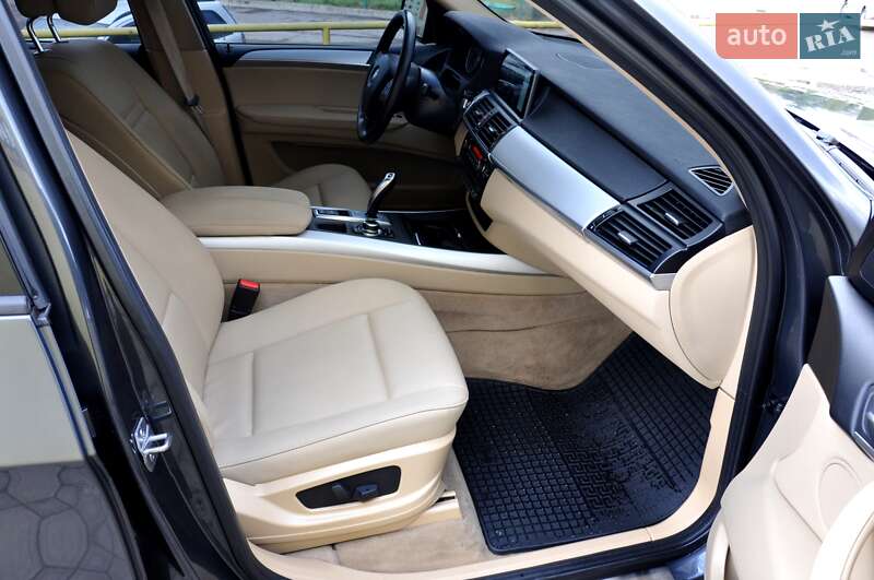 Внедорожник / Кроссовер BMW X5 2013 в Львове