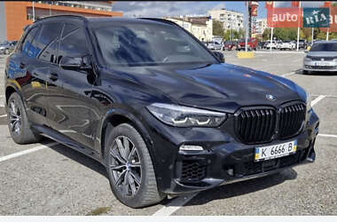 Позашляховик / Кросовер BMW X5 2019 в Чернівцях