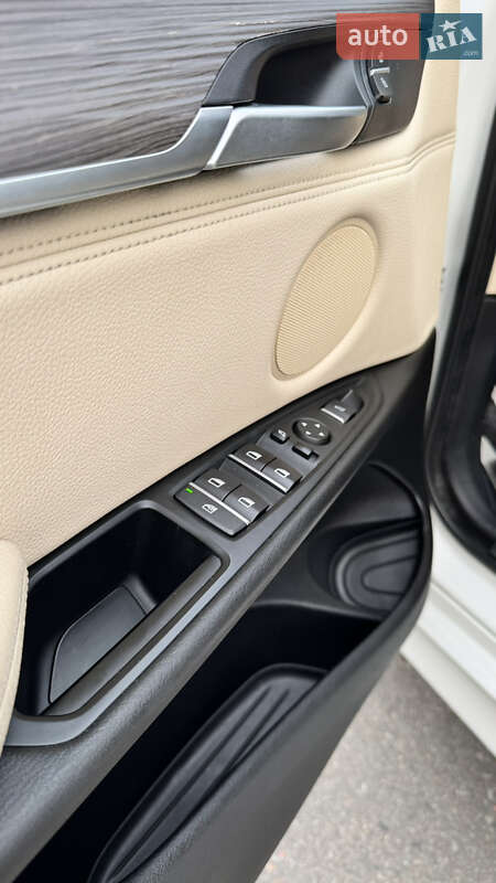 Внедорожник / Кроссовер BMW X5 2016 в Киеве