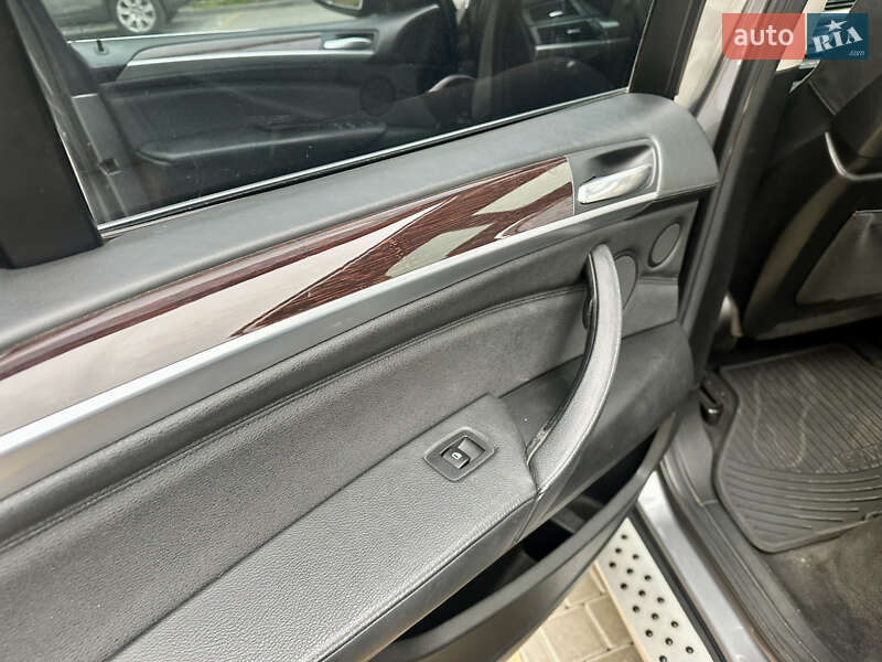 Внедорожник / Кроссовер BMW X5 2009 в Одессе