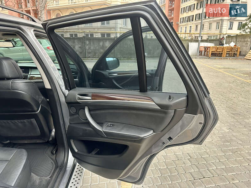 Внедорожник / Кроссовер BMW X5 2009 в Одессе