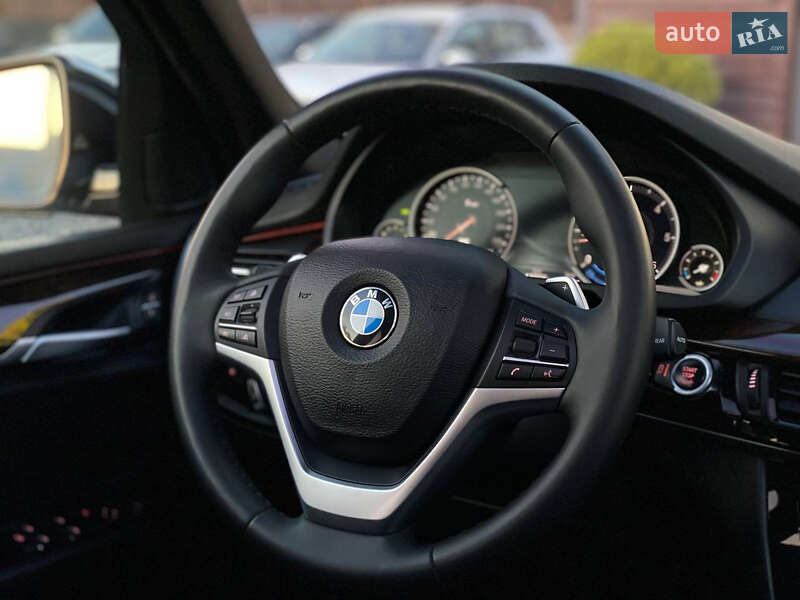 Позашляховик / Кросовер BMW X5 2017 в Львові