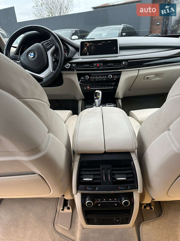 Внедорожник / Кроссовер BMW X5 2016 в Ужгороде