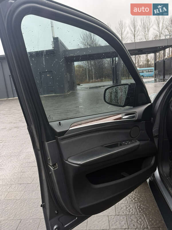 Внедорожник / Кроссовер BMW X5 2011 в Ивано-Франковске