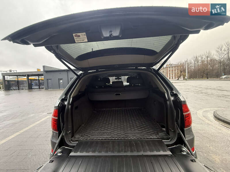 Внедорожник / Кроссовер BMW X5 2011 в Ивано-Франковске