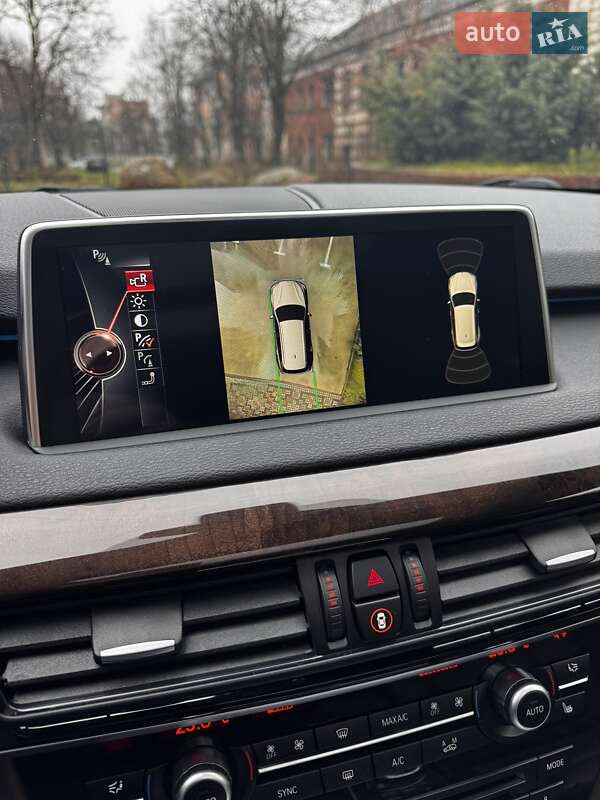 Внедорожник / Кроссовер BMW X5 2014 в Коростене