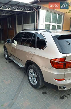 Позашляховик / Кросовер BMW X5 2013 в Чернівцях