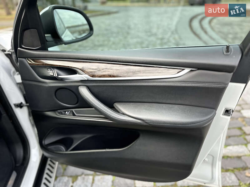 Внедорожник / Кроссовер BMW X5 2015 в Киеве