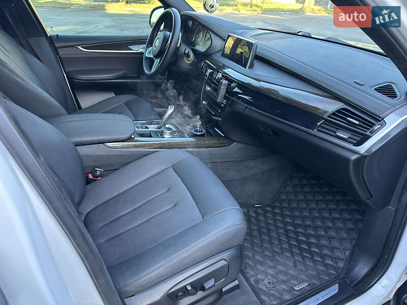 Внедорожник / Кроссовер BMW X5 2017 в Никополе