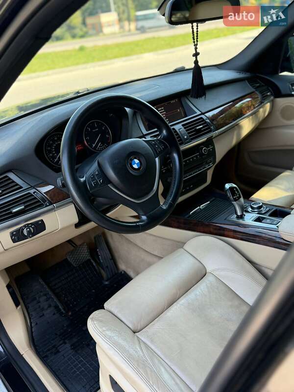 Внедорожник / Кроссовер BMW X5 2011 в Теребовле
