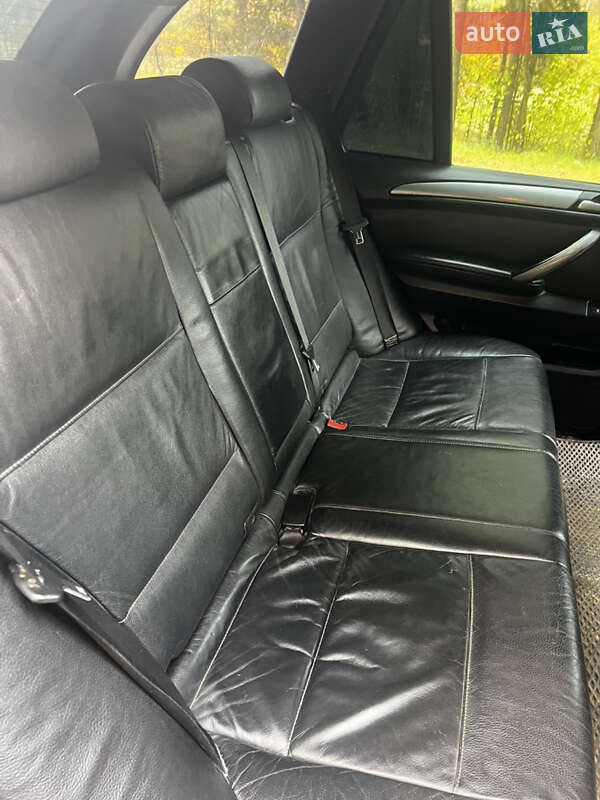 Внедорожник / Кроссовер BMW X5 2004 в Славуте