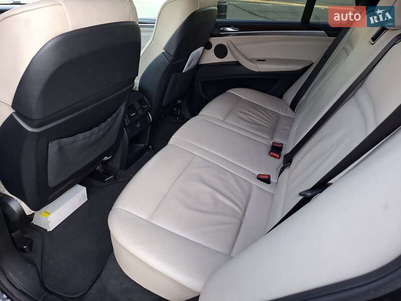 Внедорожник / Кроссовер BMW X5 2010 в Киеве