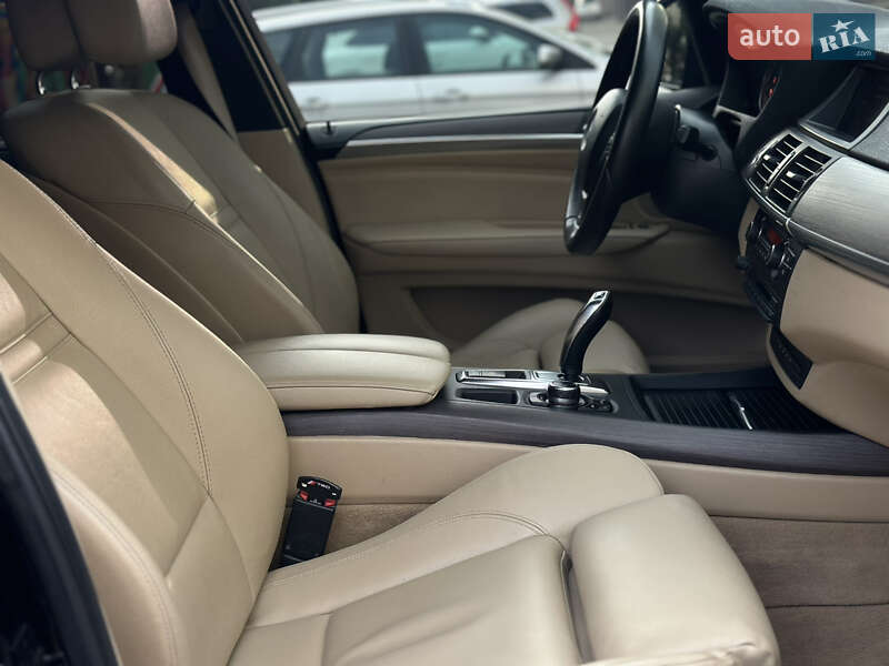 Внедорожник / Кроссовер BMW X5 2011 в Ивано-Франковске