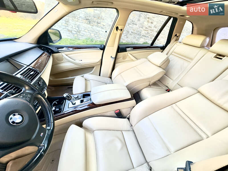 Внедорожник / Кроссовер BMW X5 2010 в Каменец-Подольском