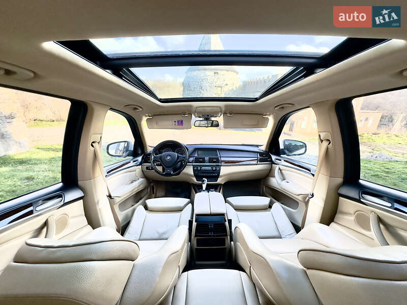 Внедорожник / Кроссовер BMW X5 2010 в Каменец-Подольском