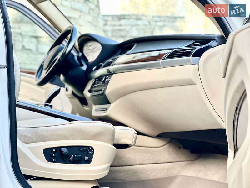 Внедорожник / Кроссовер BMW X5 2010 в Каменец-Подольском