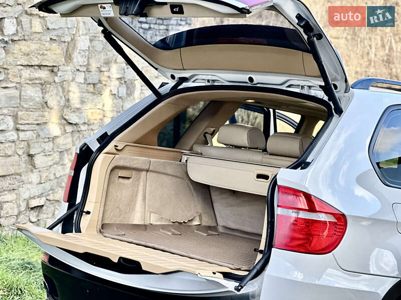 Внедорожник / Кроссовер BMW X5 2010 в Каменец-Подольском