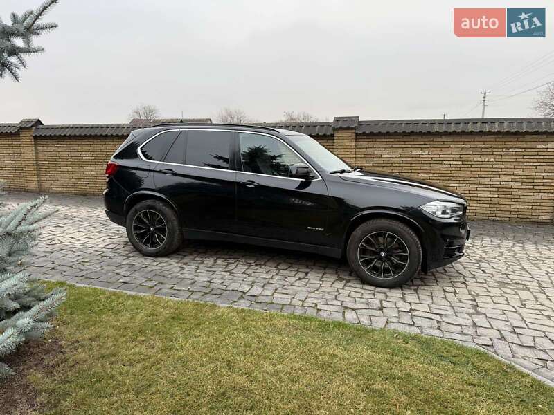 Внедорожник / Кроссовер BMW X5 2016 в Ровно