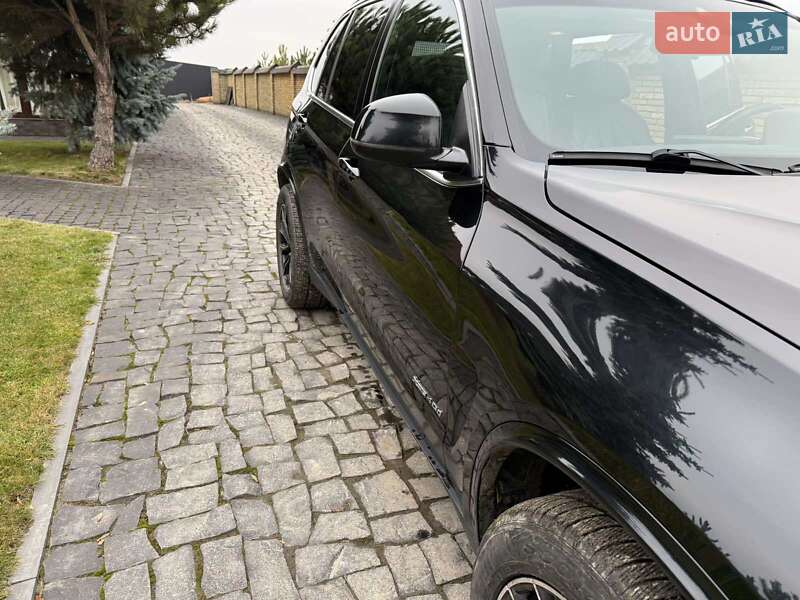 Внедорожник / Кроссовер BMW X5 2016 в Ровно